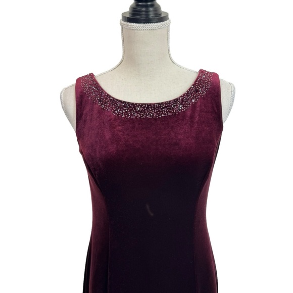 Burgundy Beaded Velvet Maxi Dress Size 6P Whimsigoth Vampire Fairy Renaissance - Picture 2 of 11